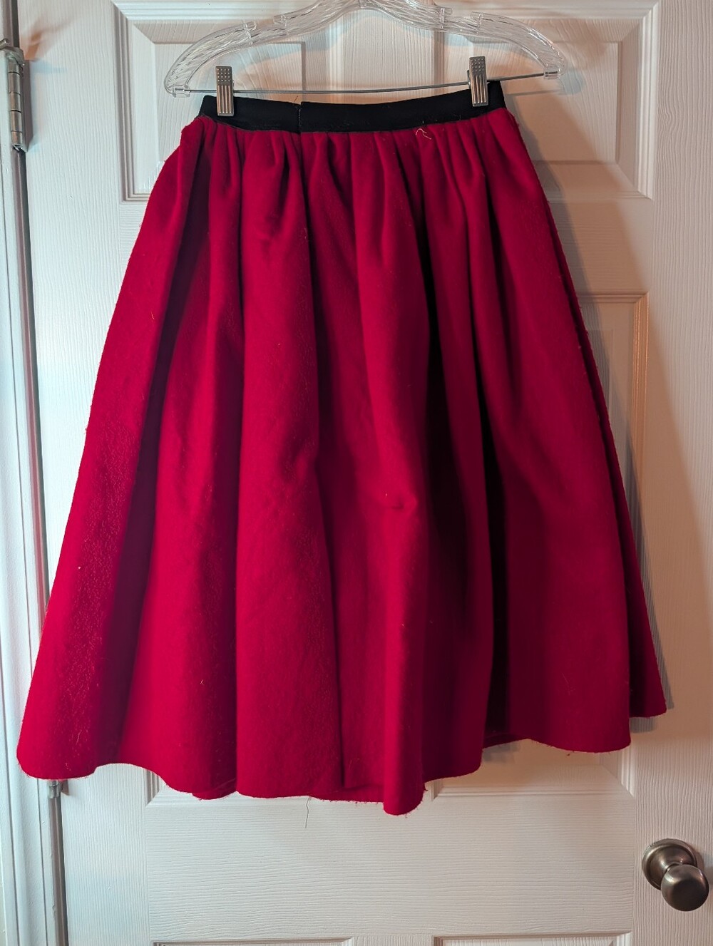 Vintage Style Red Poodle Skirt Black Applique Full Circle 50s Rockabilly Costume - Picture 3 of 5